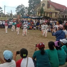 Tak Ketinggalan, Kelompok TP-PKK Silaen Laksanakan Lomba Balap Karung dan Merias