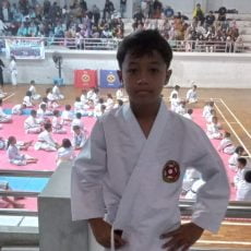 Dhafin Azka Aldric dari BKC Raksayuda Tampil Memukai Dalam Kejuaraan Karate Antar Pelajar se-Karawang