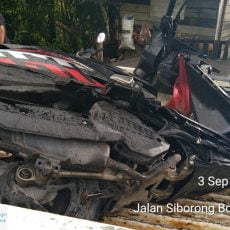 Ditikungan Jangga Dolok Mobil Ford Everest Tabrak Pengguna Sepeda Motor