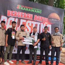 HIBAR KHOBBIRI Cikampek Serahkan Donasi Untuk Palestina di Konser Amal di Karawang