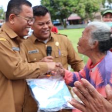 Bupati Toba 'Senam Pagi' Bersama Lansia Kecamatan Sigumpar