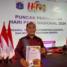 Ketua DKP PWI Sumut M Syahrir Terima Press Card Number One di HPN 2024