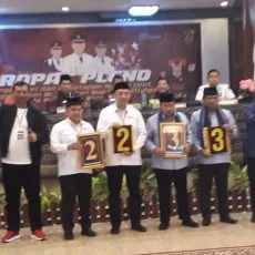 Pengundian No Urut Paslon Bupati  Agam dan Wakil Bupati Agam Di Hotel Sakura Lubuk Basung