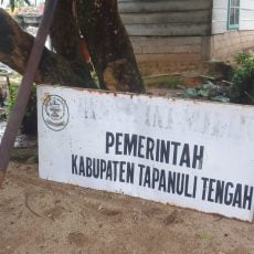 Pemilik Hotel Pandan Diduga Perintahkan Orang Ini Bongkar Plang Tapal Batas Pemkab Tapteng