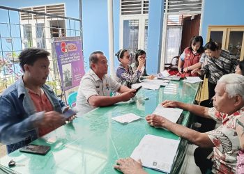 294 KK di Silaen Terima Kartu Keluarga Sejahtera