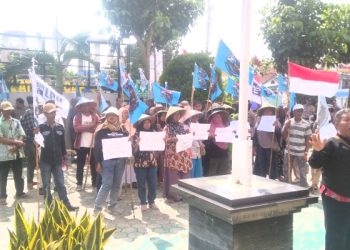 Warga Kampunglaut Demo Ke BPN Cilacap, Apa Tuntutannya?