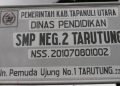 Kepsek SMPN 2 Tarutung Taput “Ngumpet” Saat Mau di Konfirmasi