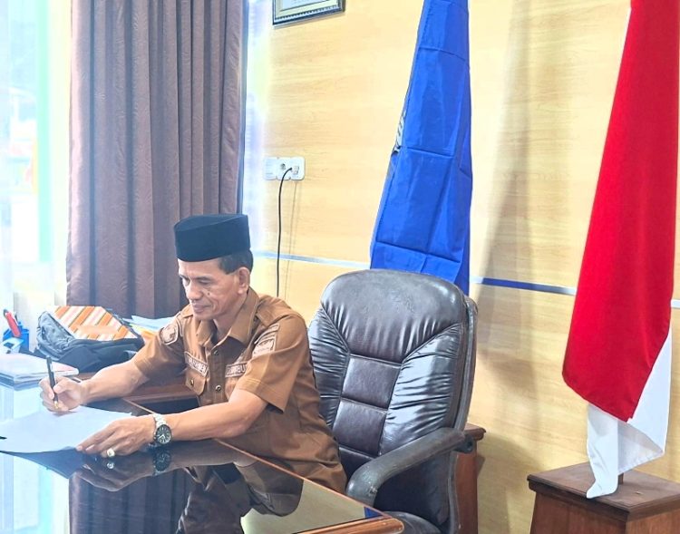 H.Zedri Formen.S.Ag.M.Pd Kepala sekolah SMKN 1 Tanjung Mutiara
