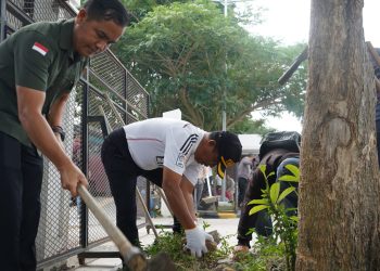 Sambut HUT RI ke-18, Pemkab Toba Gotong Royong Gelar Aksi Bersih-Bersih Lingkungan